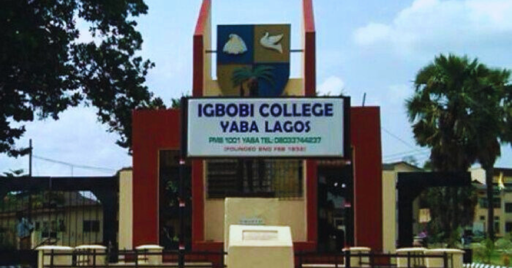 Igbobi College Emerges Winner In High School Quiz Competition, Wins N1m
